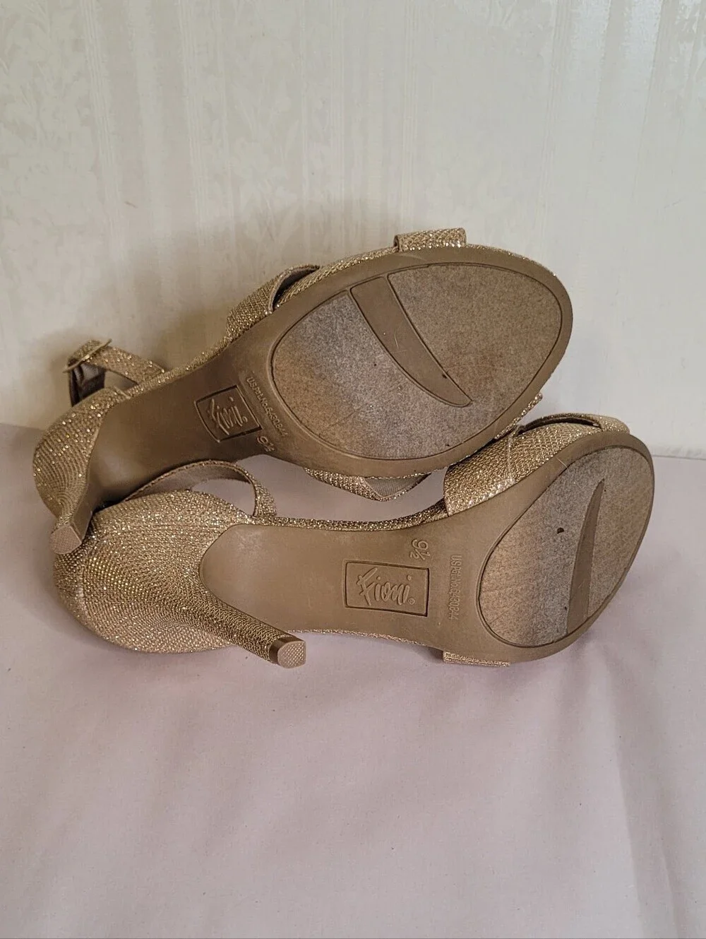 Fioni Gold Sparkle Stiletto Heels 9.5